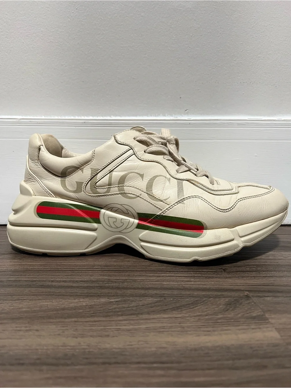 100% Authentic Gucci Rhyton Leather Sneaker Size 9 US, 8 Gucci